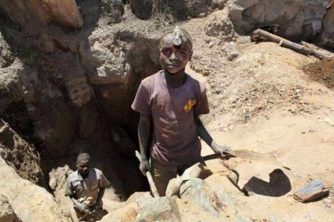L'Afrique d'une seule voix - D Congo - Enfants dans les mines